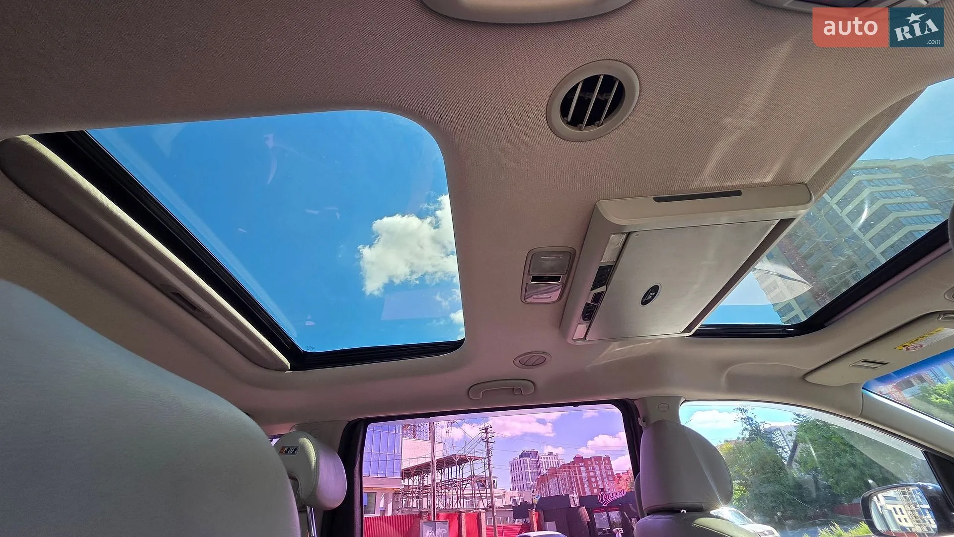 2015 Kia Carnival - мініатюра 13