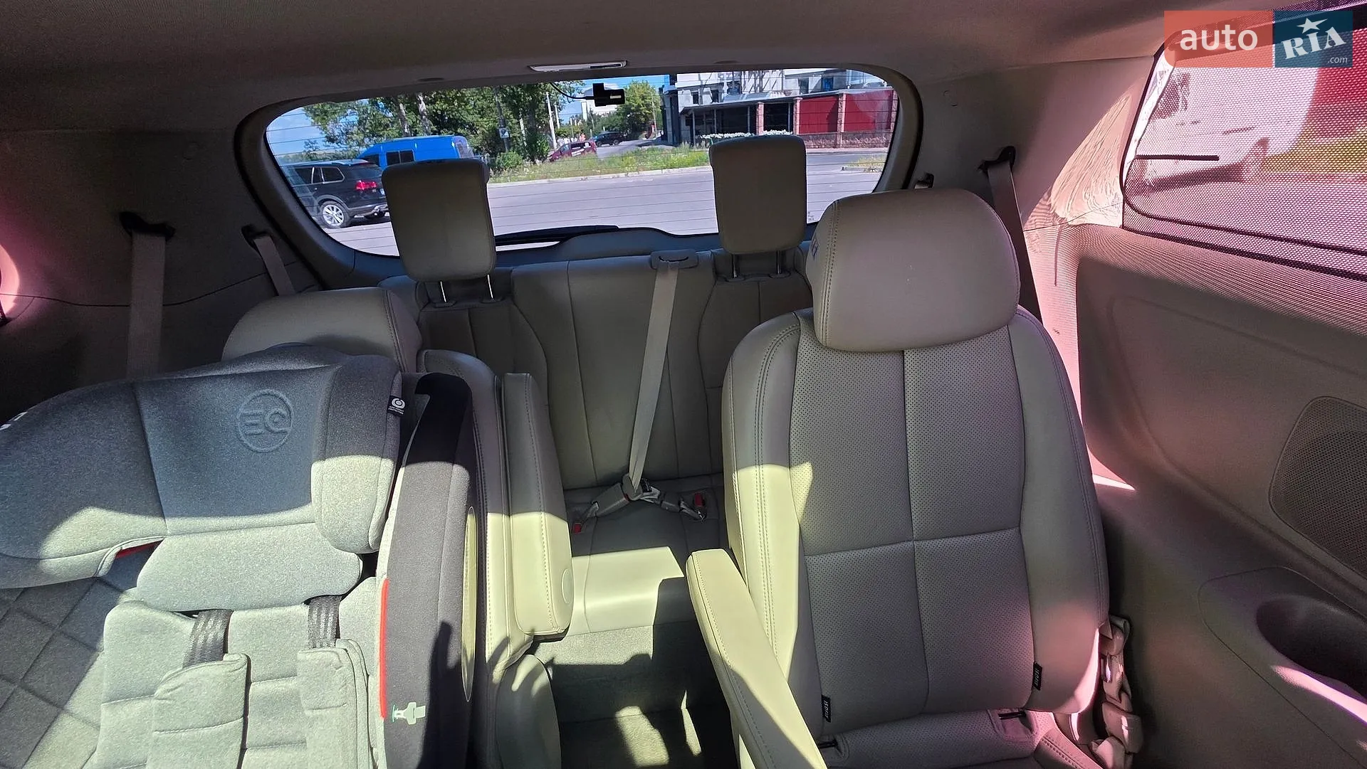 2015 Kia Carnival - мініатюра 22
