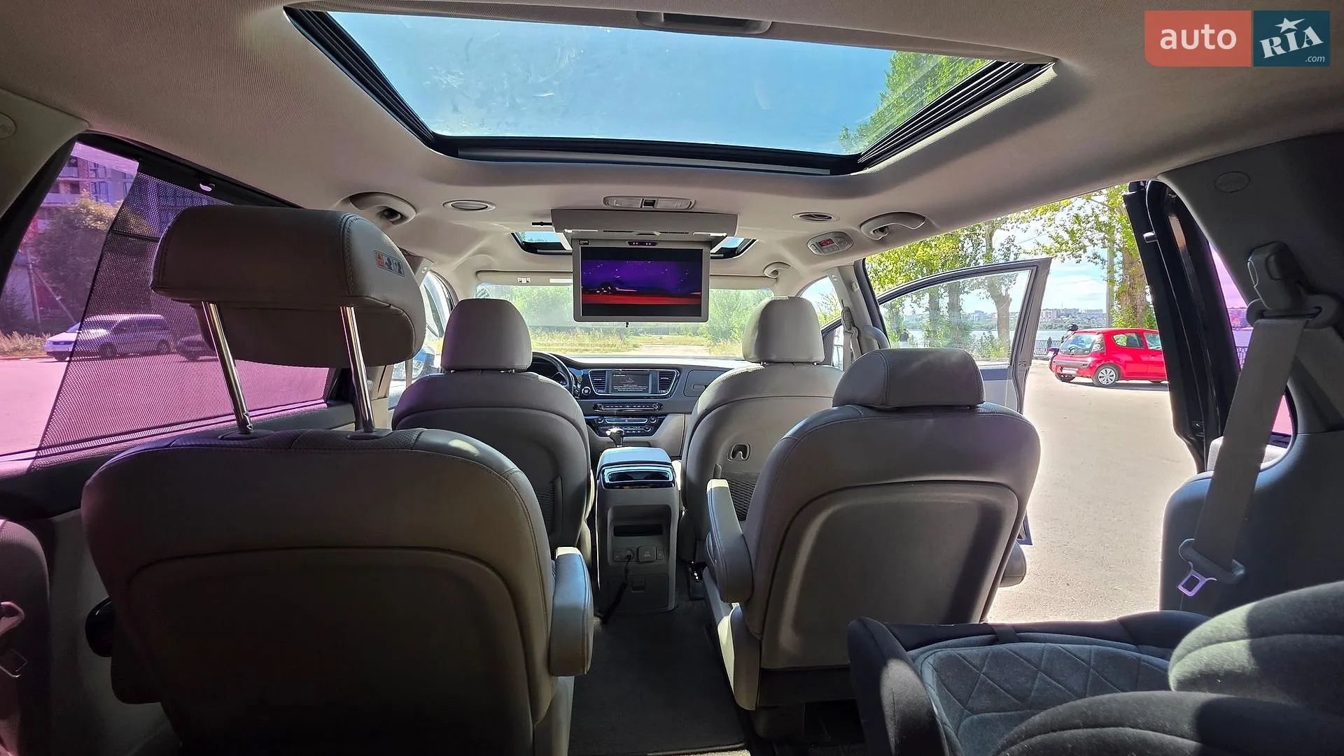 2015 Kia Carnival - мініатюра 23