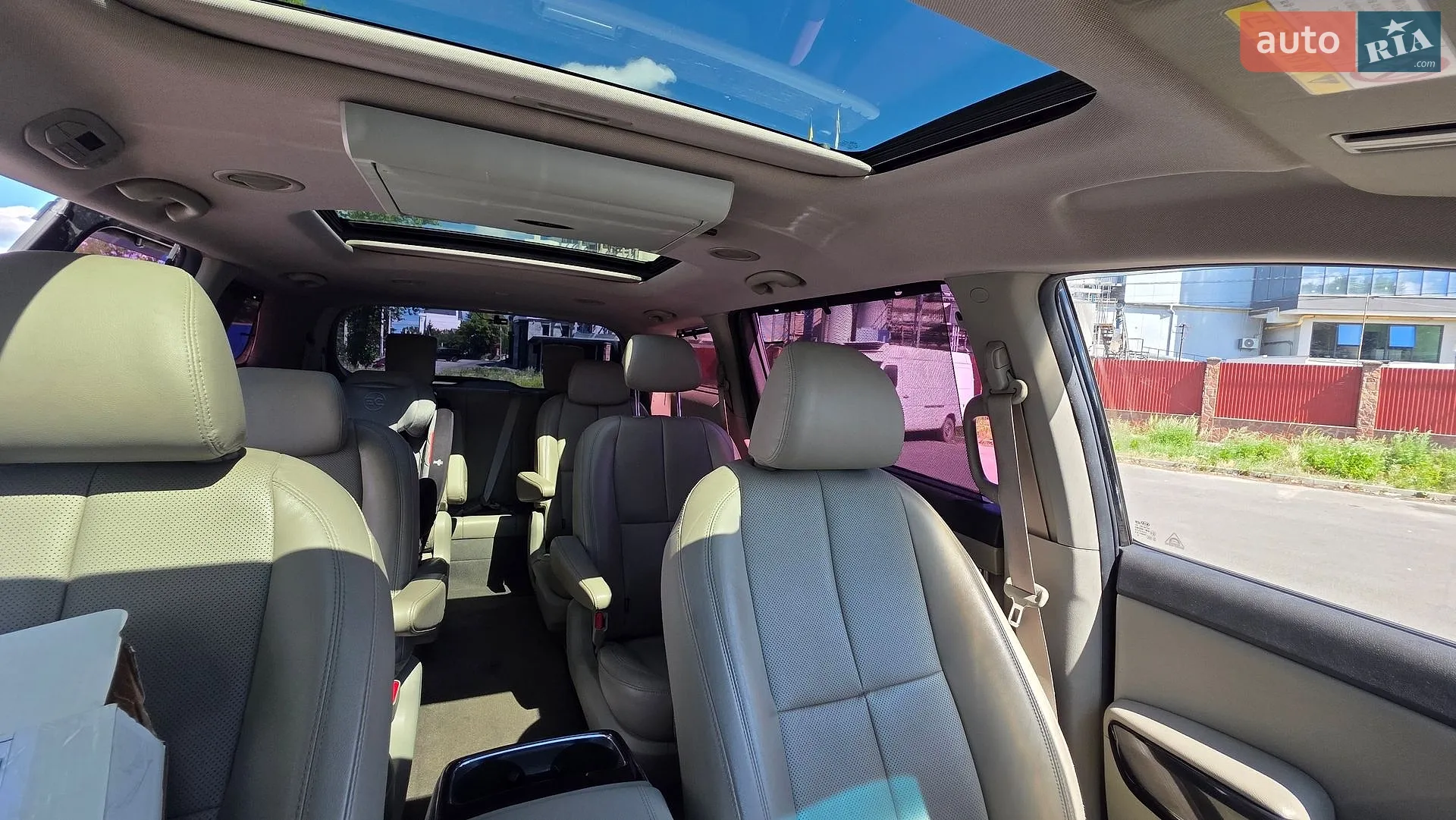 2015 Kia Carnival - мініатюра 26