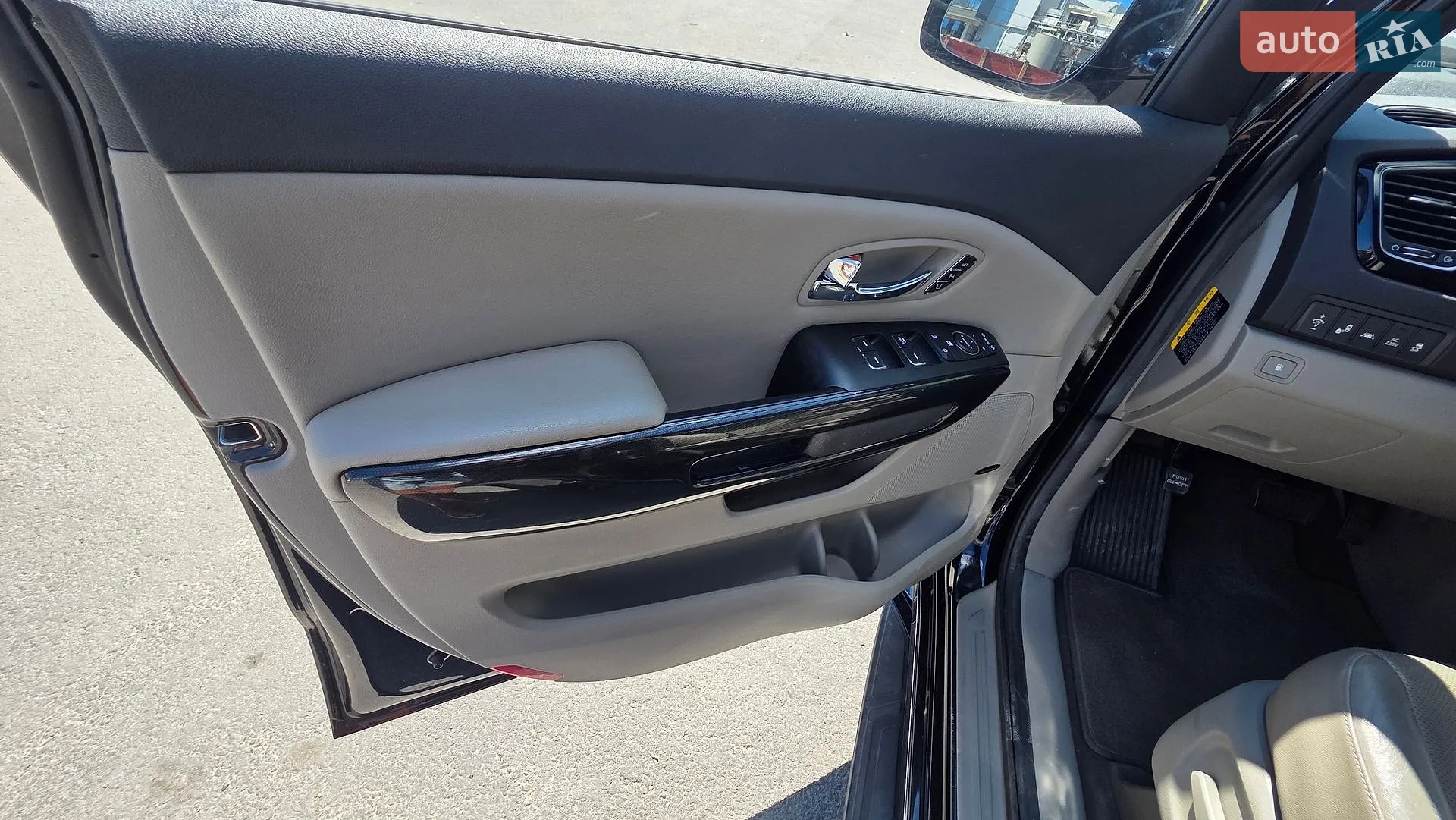 2015 Kia Carnival - мініатюра 32