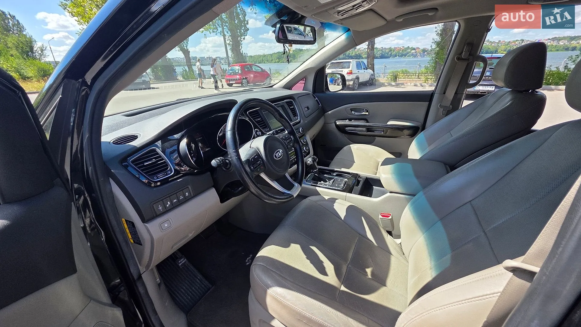 2015 Kia Carnival - мініатюра 40
