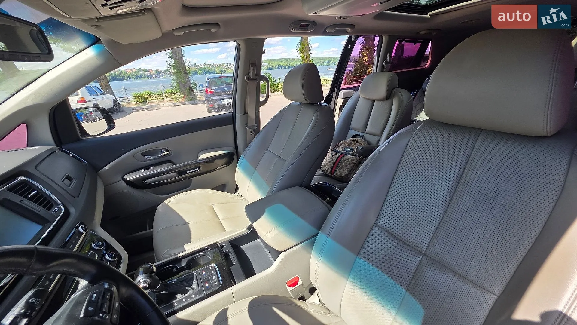 2015 Kia Carnival - мініатюра 41