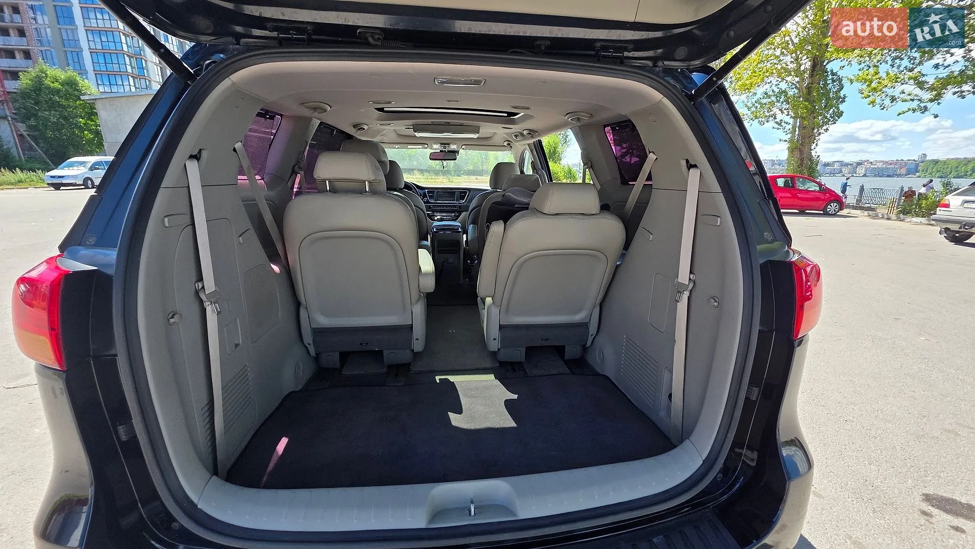 2015 Kia Carnival - мініатюра 43