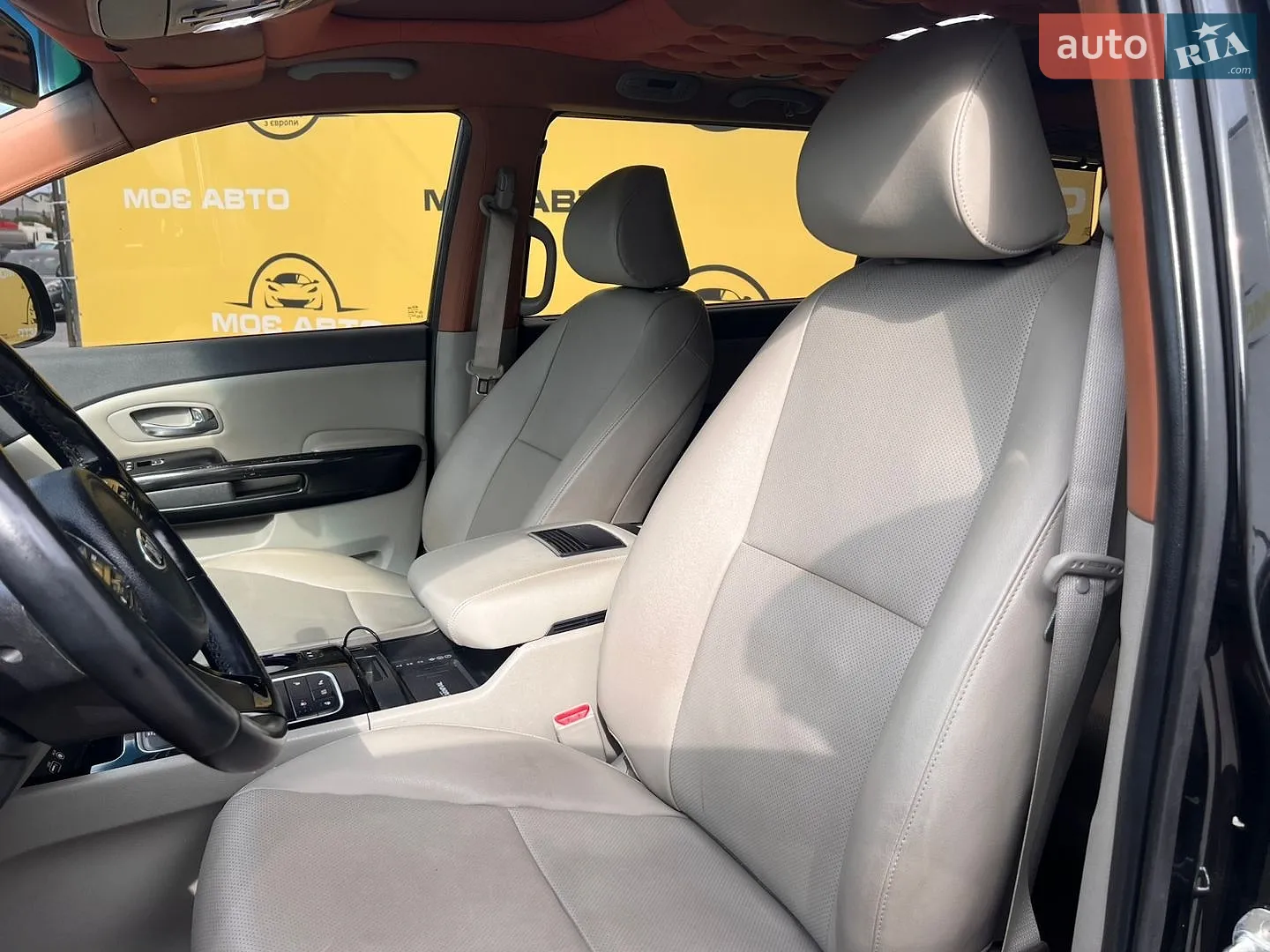 2016 Kia Carnival - мініатюра 11