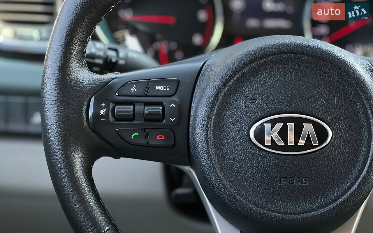 2015 Kia Carnival - мініатюра 11