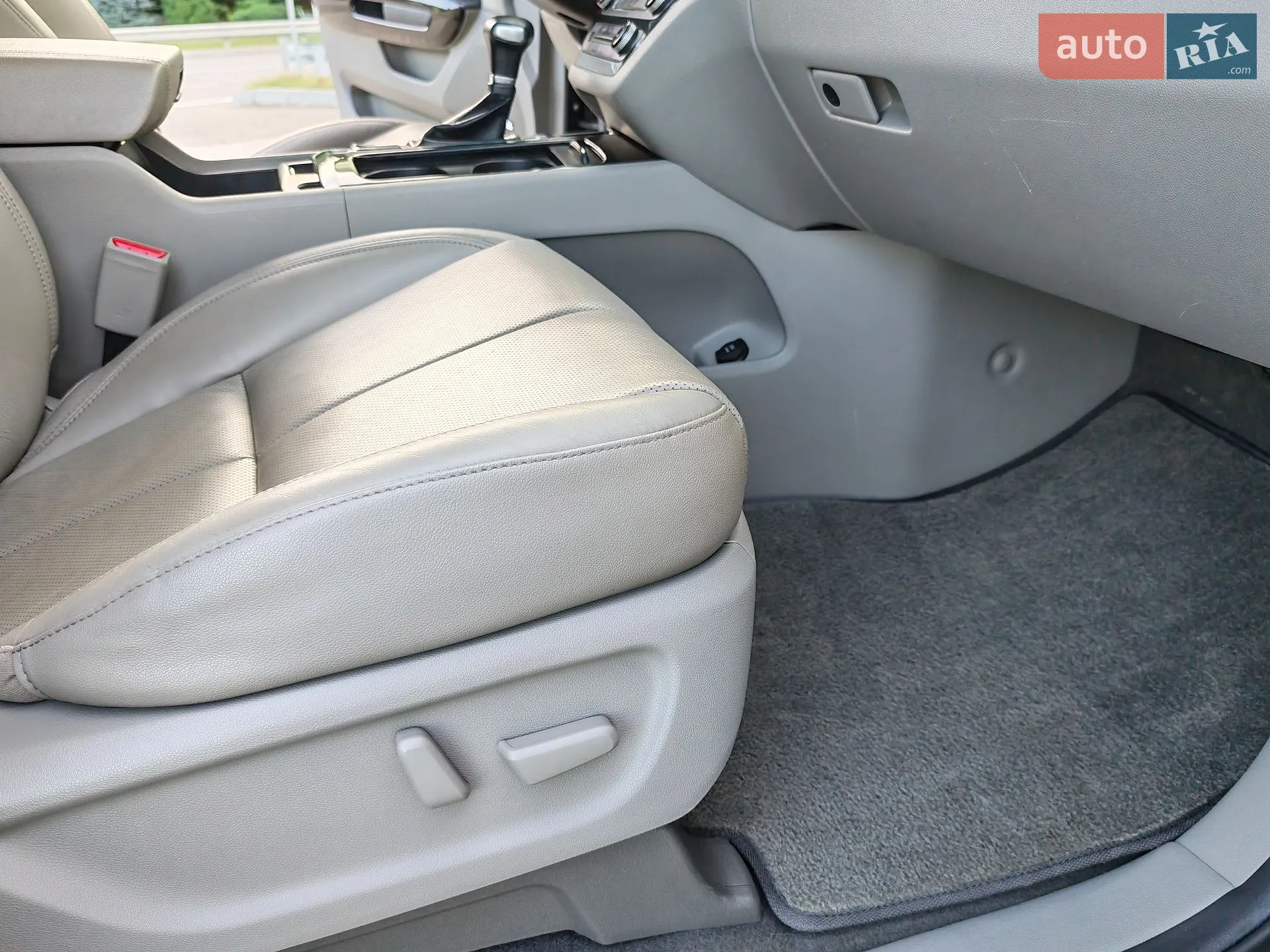 2016 Kia Carnival - мініатюра 29