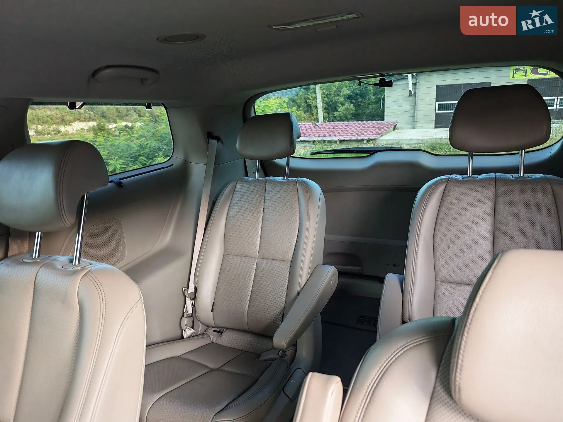 2016 Kia Carnival - мініатюра 38
