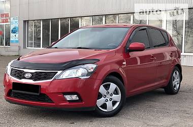 Хэтчбек Kia Ceed 2010 в Днепре