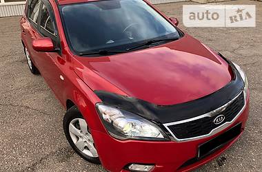 Хэтчбек Kia Ceed 2010 в Днепре