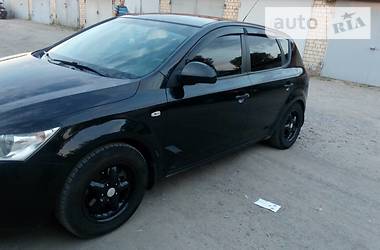 Хэтчбек Kia Ceed 2008 в Днепре