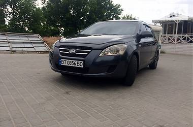 Хэтчбек Kia Ceed 2008 в Херсоне