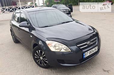 Хэтчбек Kia Ceed 2008 в Херсоне