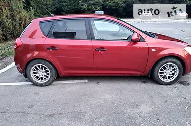 Хэтчбек Kia Ceed 2008 в Нетешине