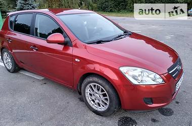 Хэтчбек Kia Ceed 2008 в Нетешине