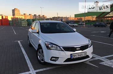 Хэтчбек Kia Ceed 2010 в Одессе