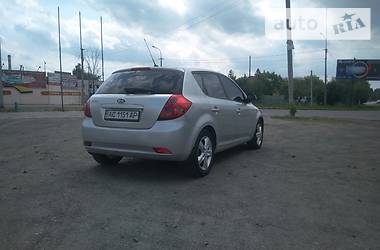 Хэтчбек Kia Ceed 2008 в Луцке