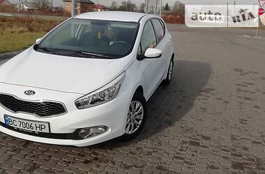 Хэтчбек Kia Ceed 2013 в Городке