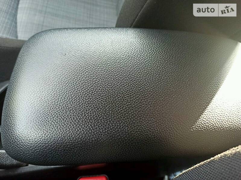 Хетчбек Kia Ceed 2011 в Харкові фото 10 Хетчбек Kia Ceed 2011 в Харкові