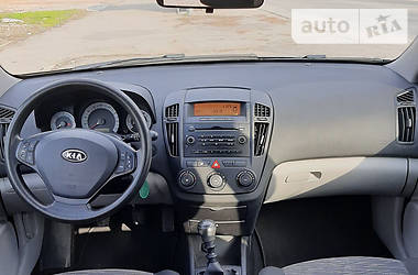 Хетчбек Kia Ceed 2007 в 