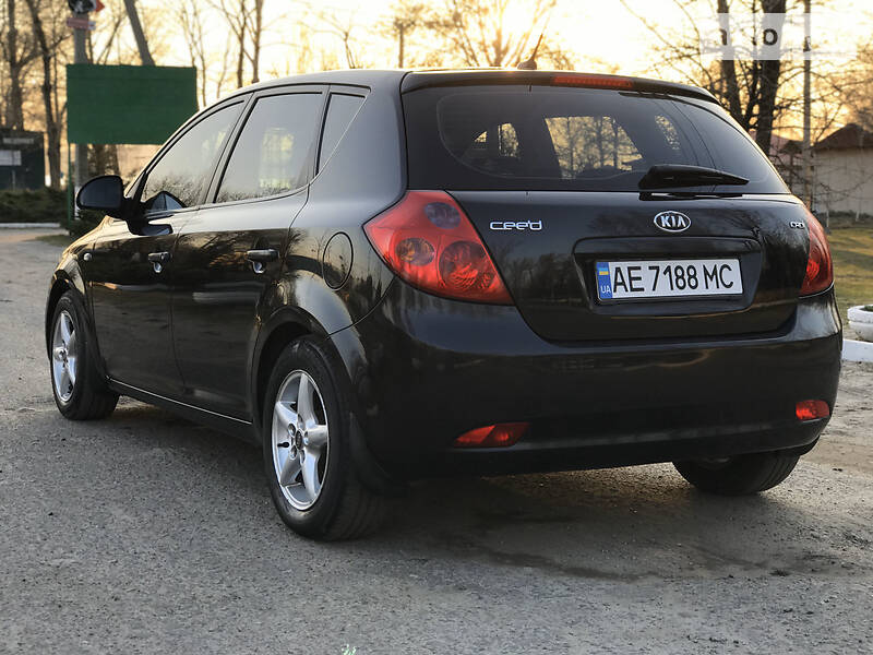 Хетчбек Kia Ceed 2007 в Дніпрі