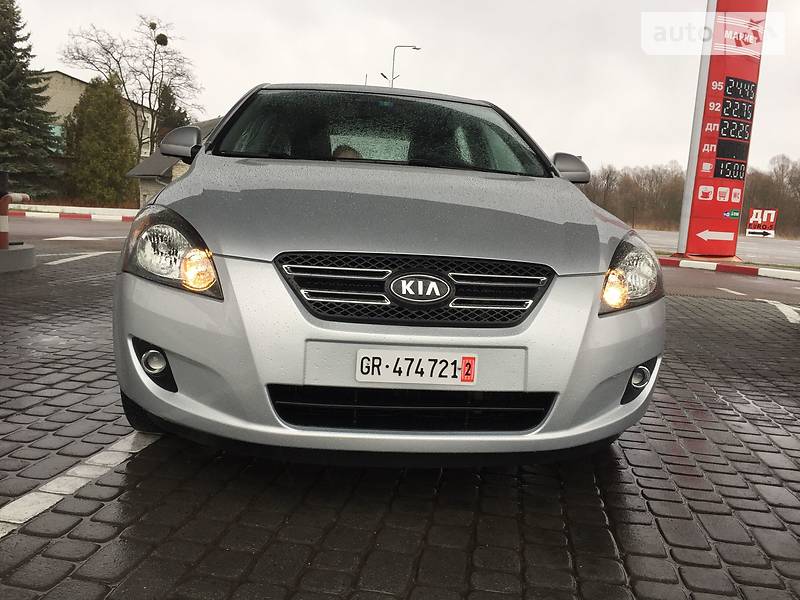 Хетчбек Kia Ceed 2009 в Стрию