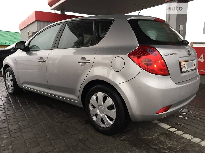 Хетчбек Kia Ceed 2009 в Стрию