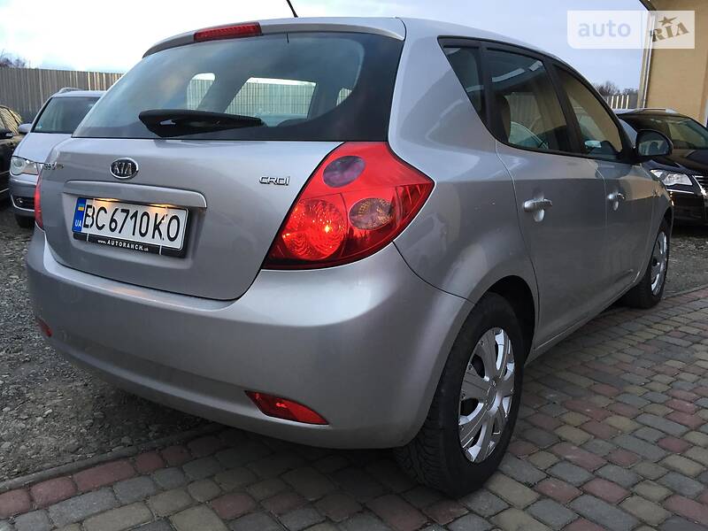 Хетчбек Kia Ceed 2009 в Стрию