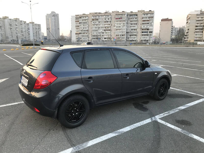 Хэтчбек Kia Ceed 2007 в Киеве