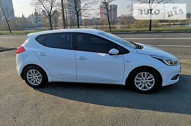 Хетчбек Kia Ceed 2013 в 