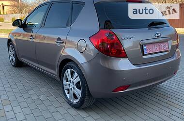 Хэтчбек Kia Ceed 2007 в 
