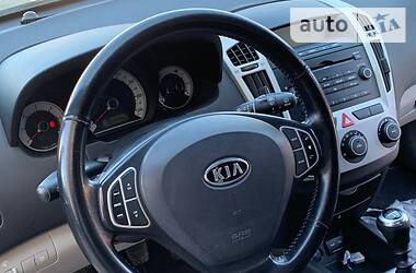 Хэтчбек Kia Ceed 2007 в 