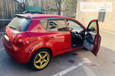 Хетчбек Kia Ceed 2008 в 
