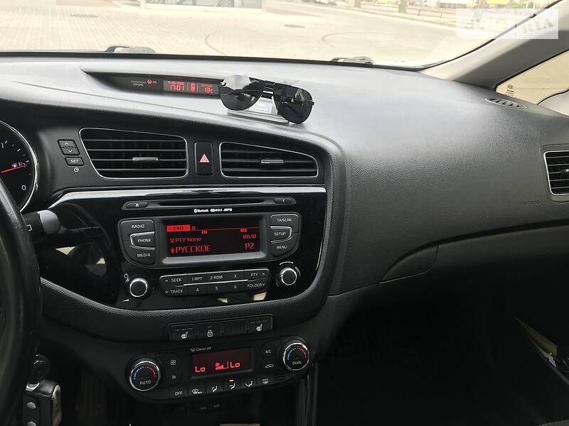 Хетчбек Kia Ceed 2013 в Дніпрі фото 13 Хетчбек Kia Ceed 2013 в Дніпрі