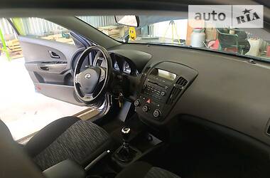 Хетчбек Kia Ceed 2008 в 