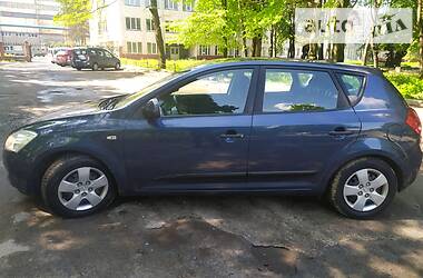 Хетчбек Kia Ceed 2008 в 