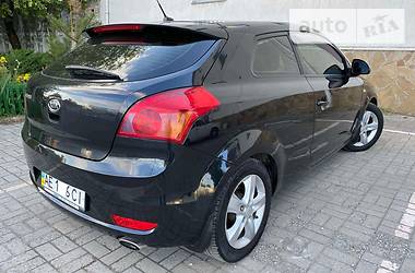 Купе Kia Ceed 2009 в 