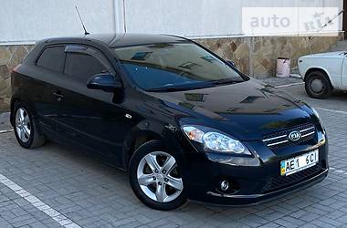 Купе Kia Ceed 2009 в 