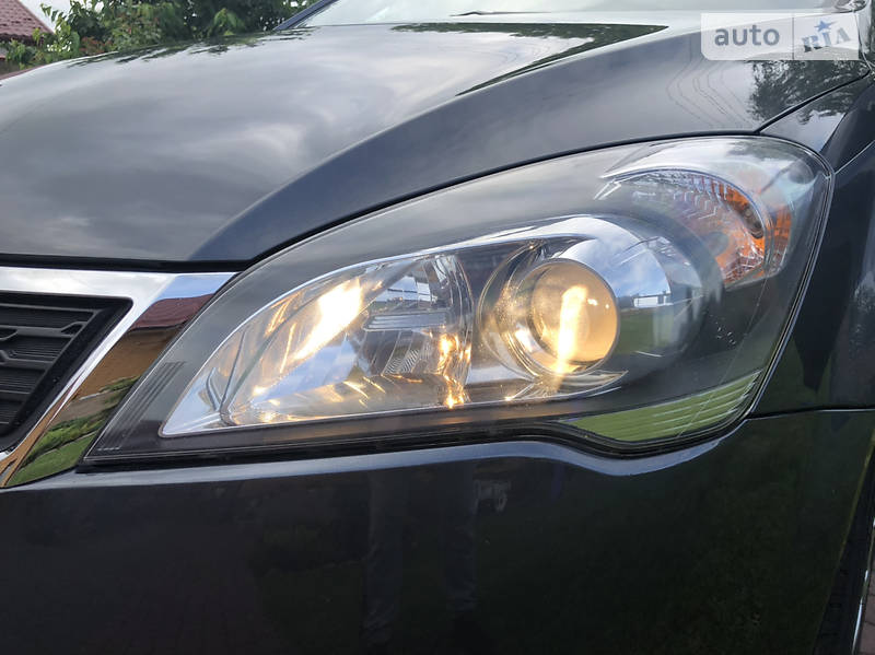Універсал Kia Ceed 2010 в Луцьку
