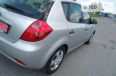 Хэтчбек Kia Ceed 2007 в Житомире