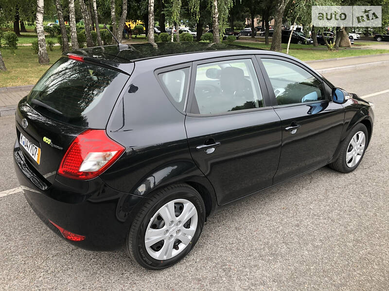 Хетчбек Kia Ceed 2009 в Рівному