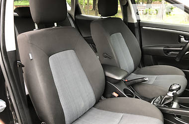 Хэтчбек Kia Ceed 2009 в 