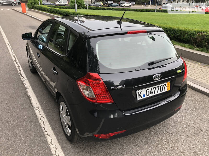Хетчбек Kia Ceed 2009 в Рівному