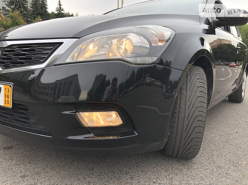 Хетчбек Kia Ceed 2009 в Рівному
