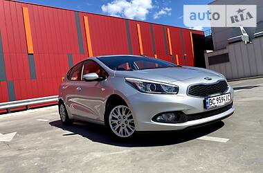 Хэтчбек Kia Ceed 2012 в Киеве