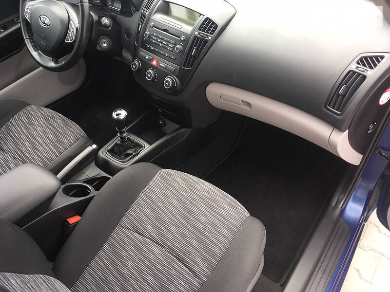 Хетчбек Kia Ceed 2009 в Києві фото 47 Хетчбек Kia Ceed 2009 в Києві