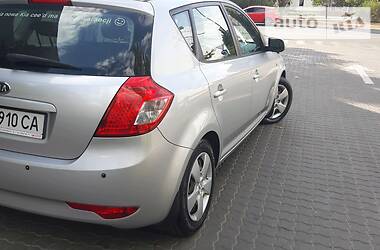 Хэтчбек Kia Ceed 2009 в Николаеве