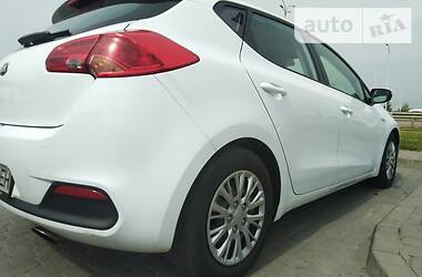 Хэтчбек Kia Ceed 2015 в 