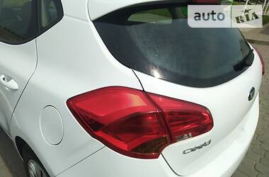 Хэтчбек Kia Ceed 2015 в 