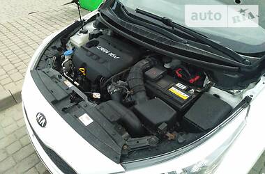 Хэтчбек Kia Ceed 2015 в 
